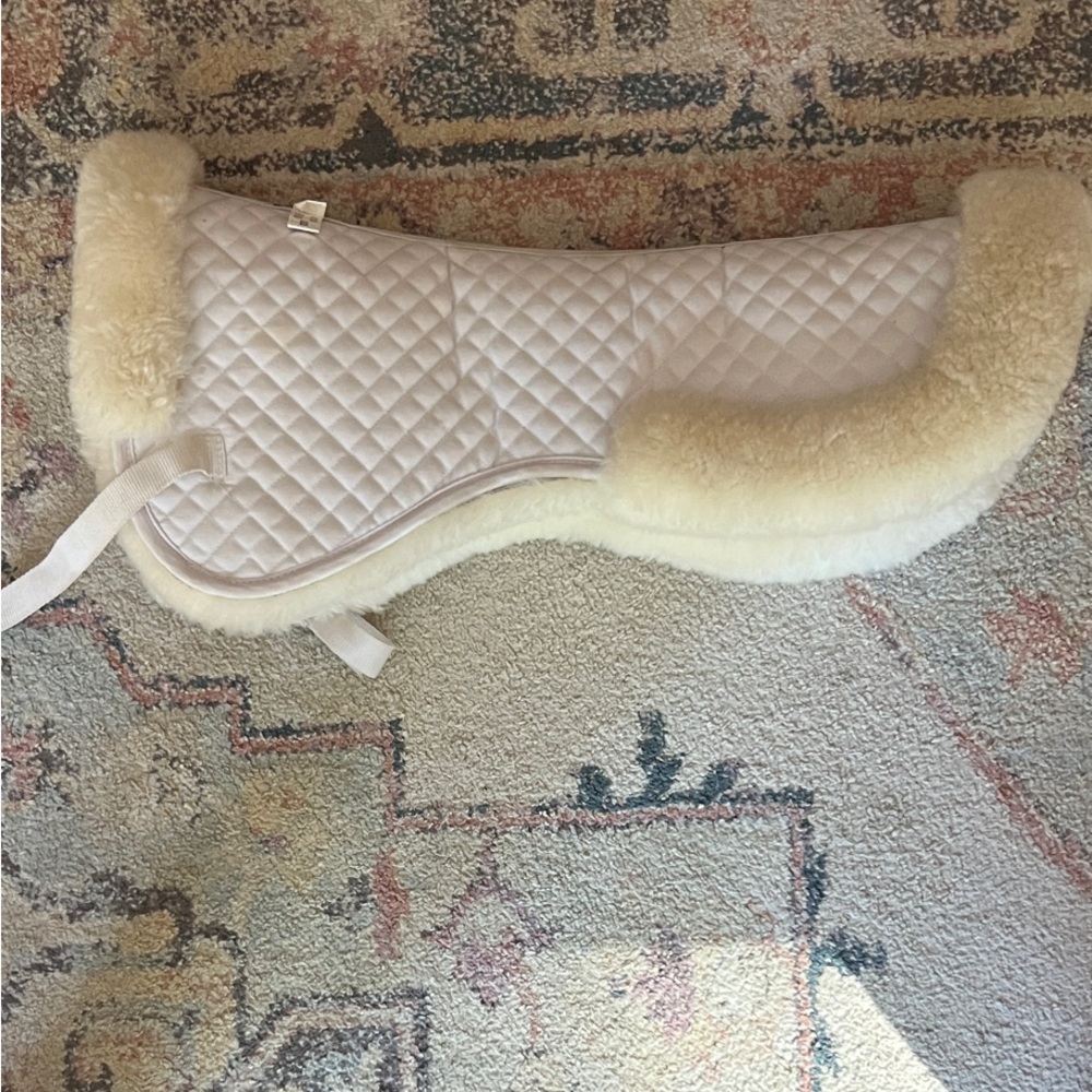 Dover Saddlery White Fluffy Half Pad